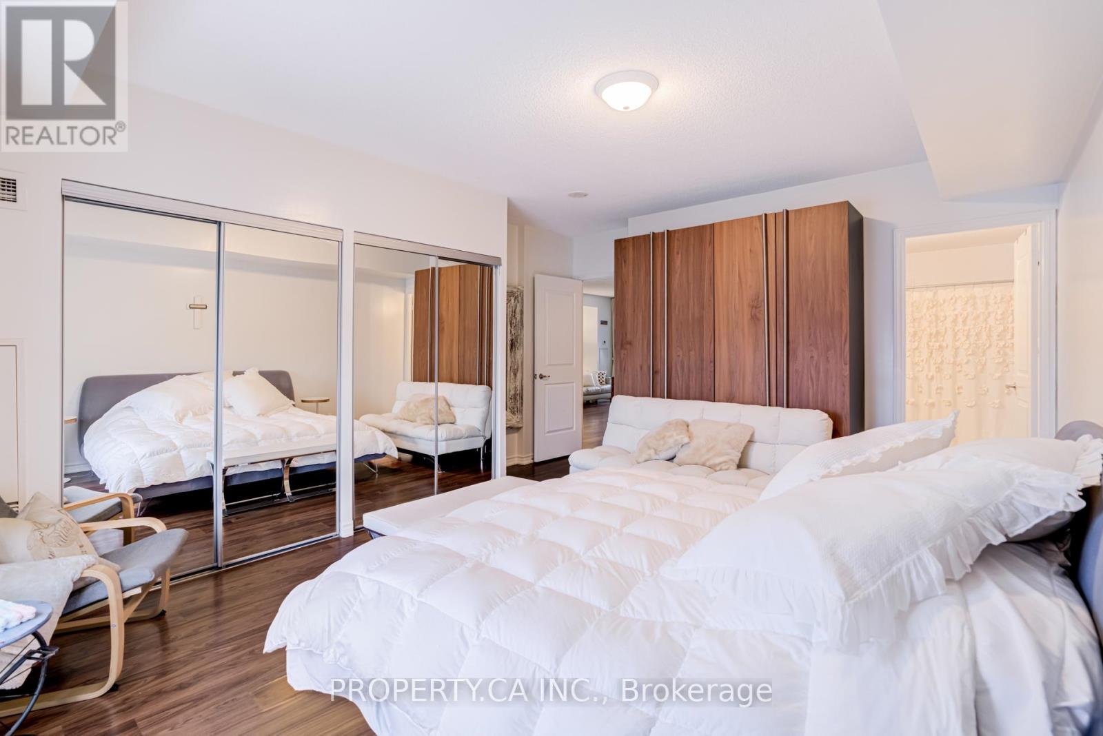 #305 9235 JANE STREET - 23