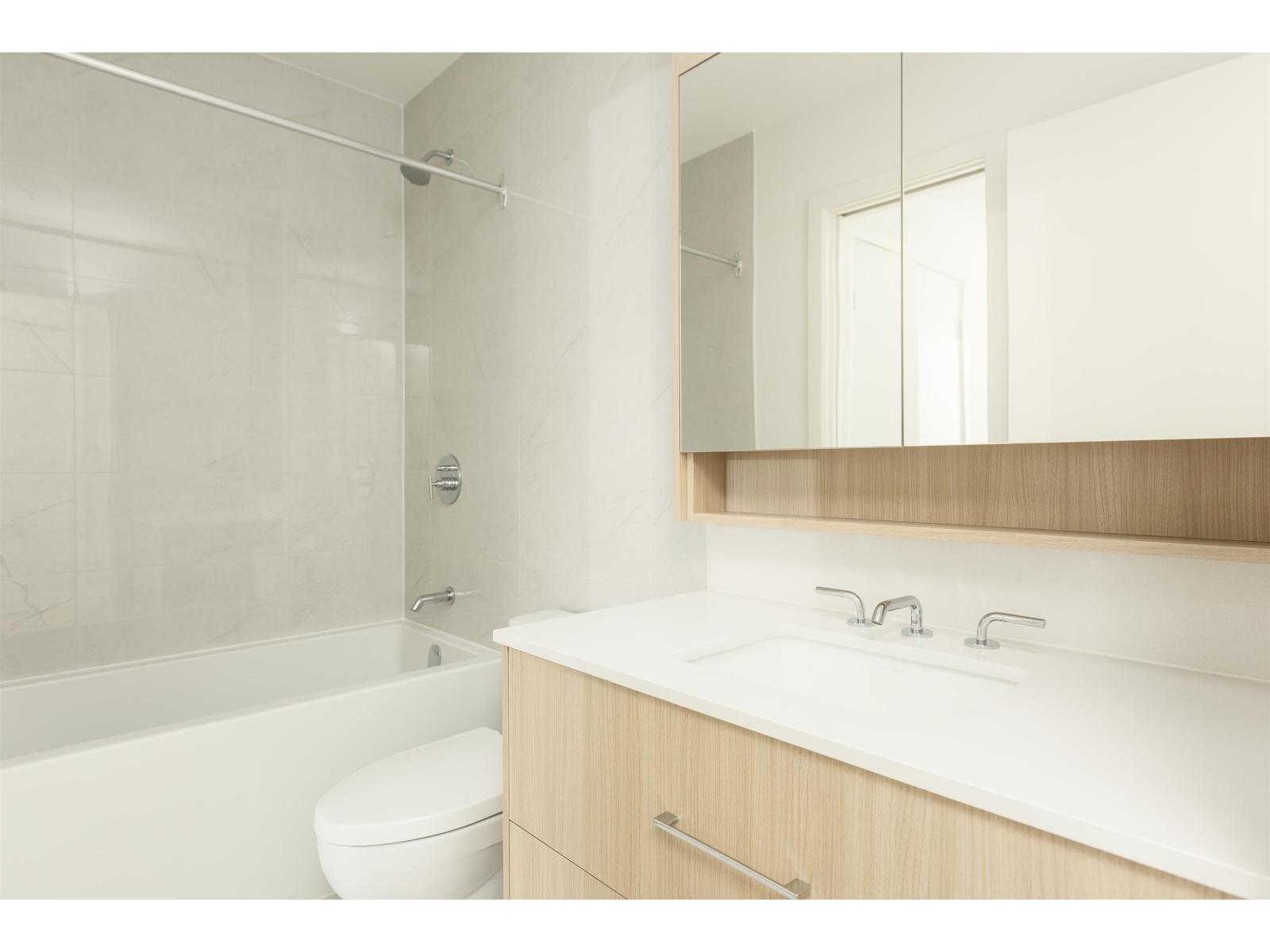 202 9675 KING GEORGE BOULEVARD, Surrey