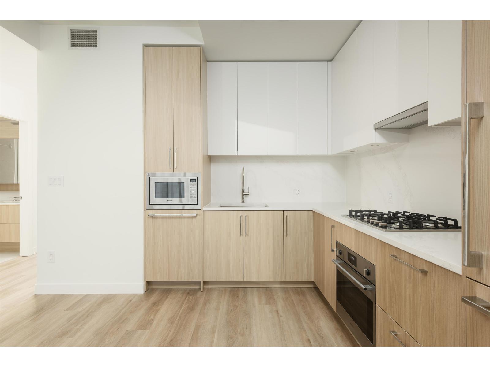202 9675 KING GEORGE BOULEVARD, Surrey