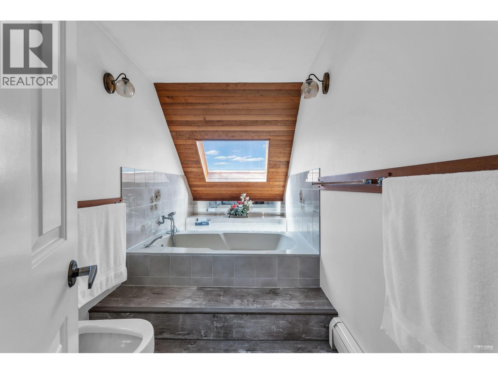 1040 JEFFERSON AVENUE, West Vancouver