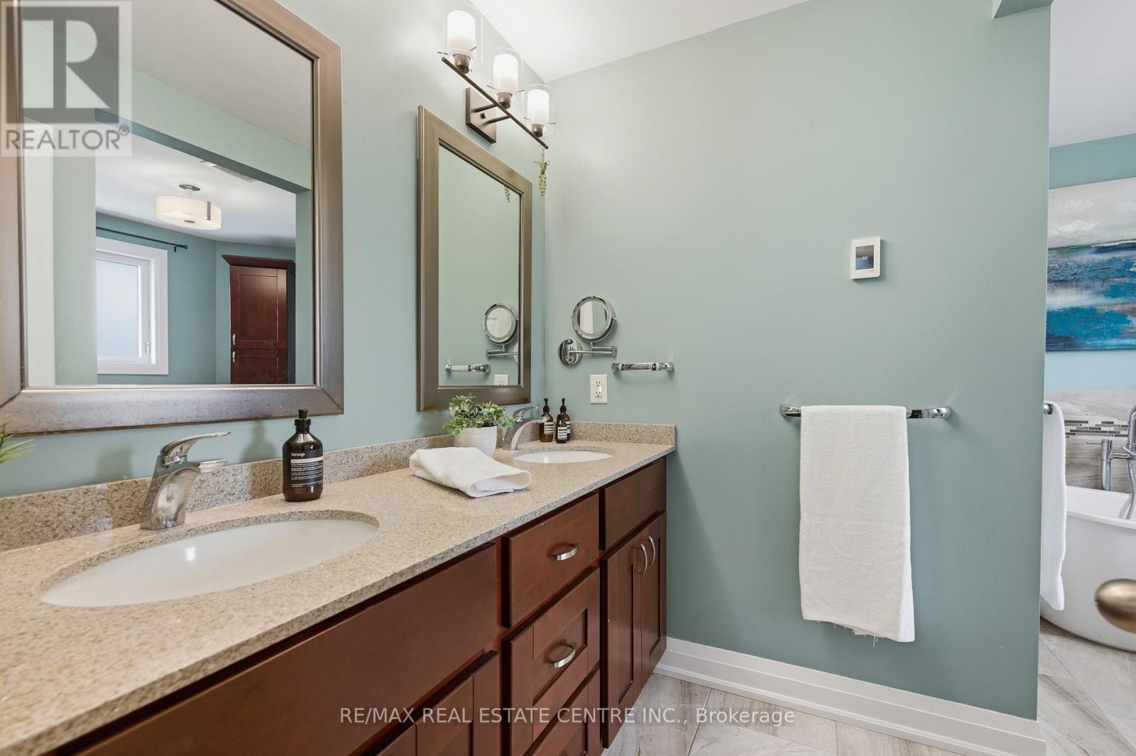 75 HANDORF DRIVE - 26