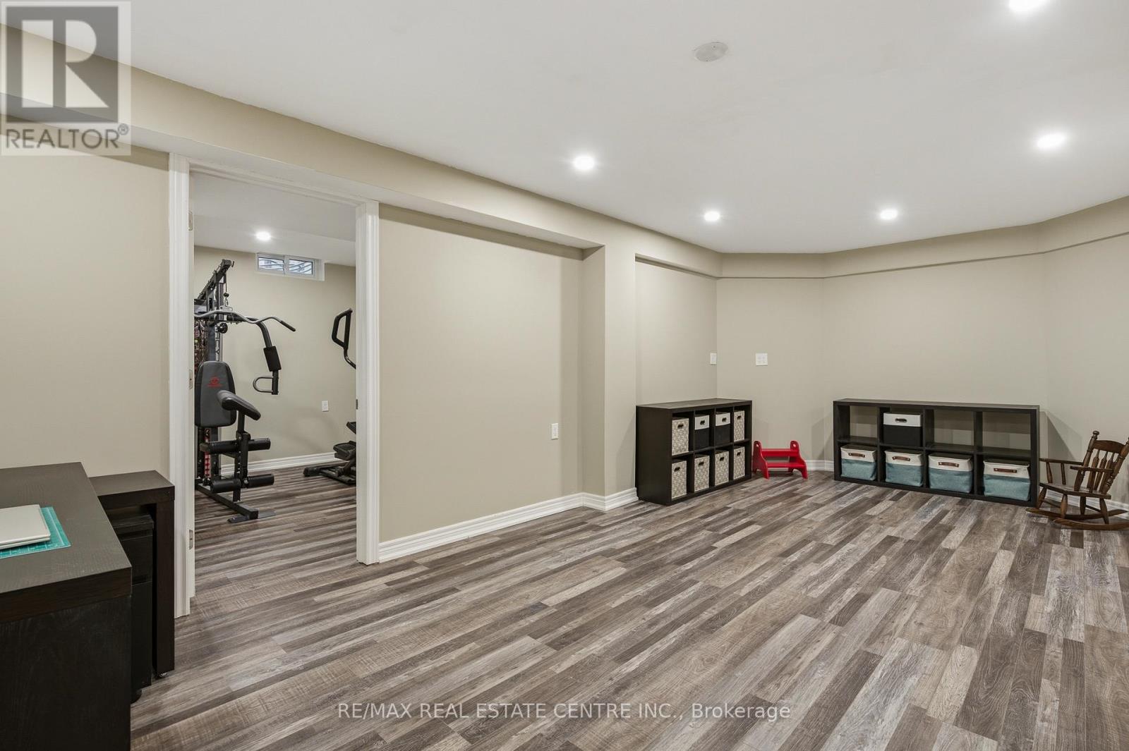 75 HANDORF DRIVE - 35