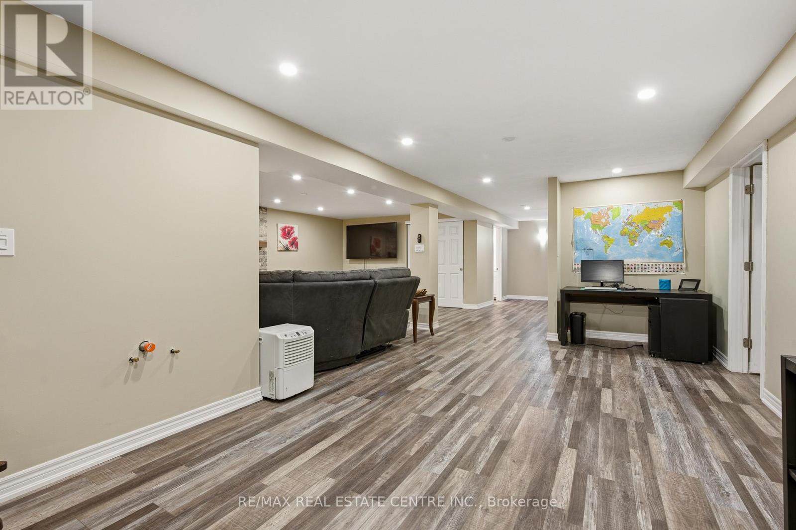 75 HANDORF DRIVE - 37