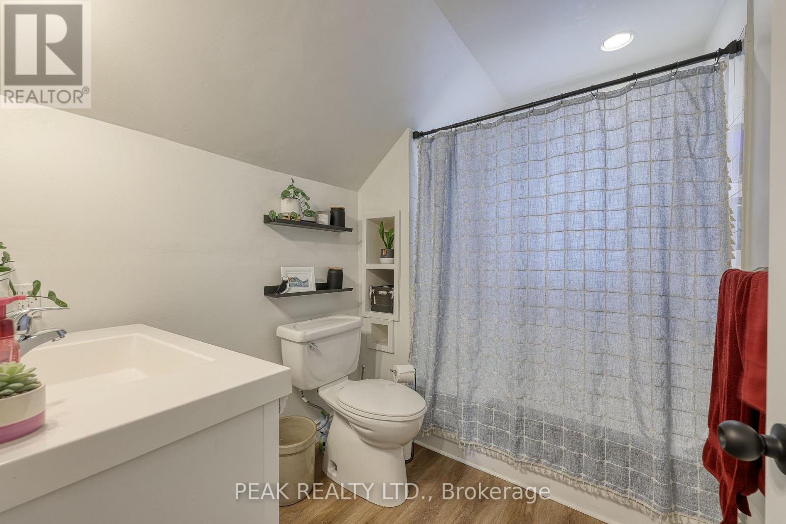 108 BALDWIN STREET - 18