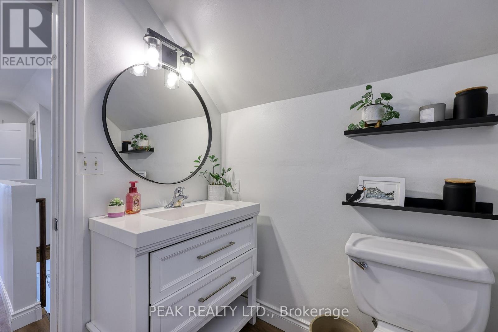 108 BALDWIN STREET - 19