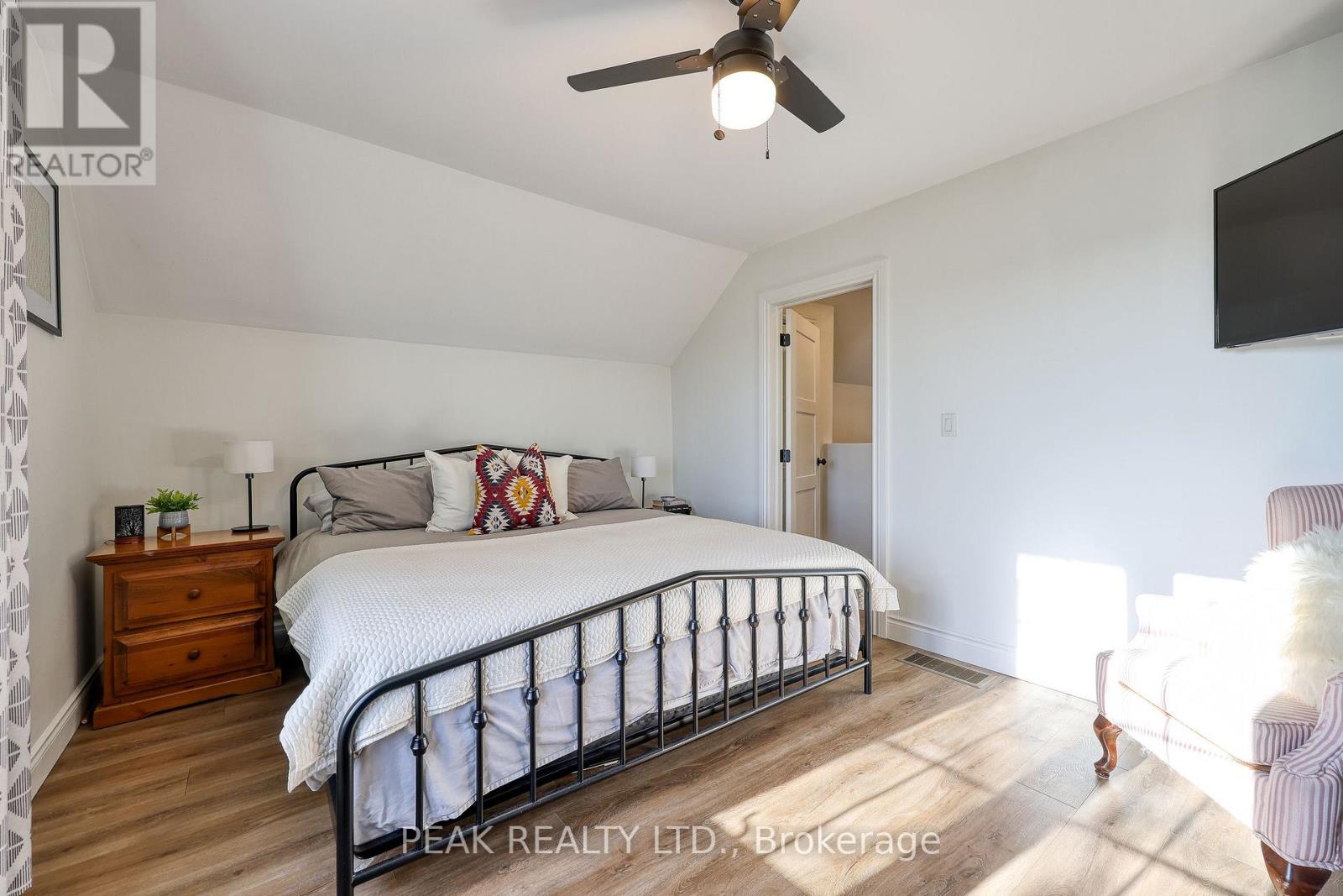 108 BALDWIN STREET - 25
