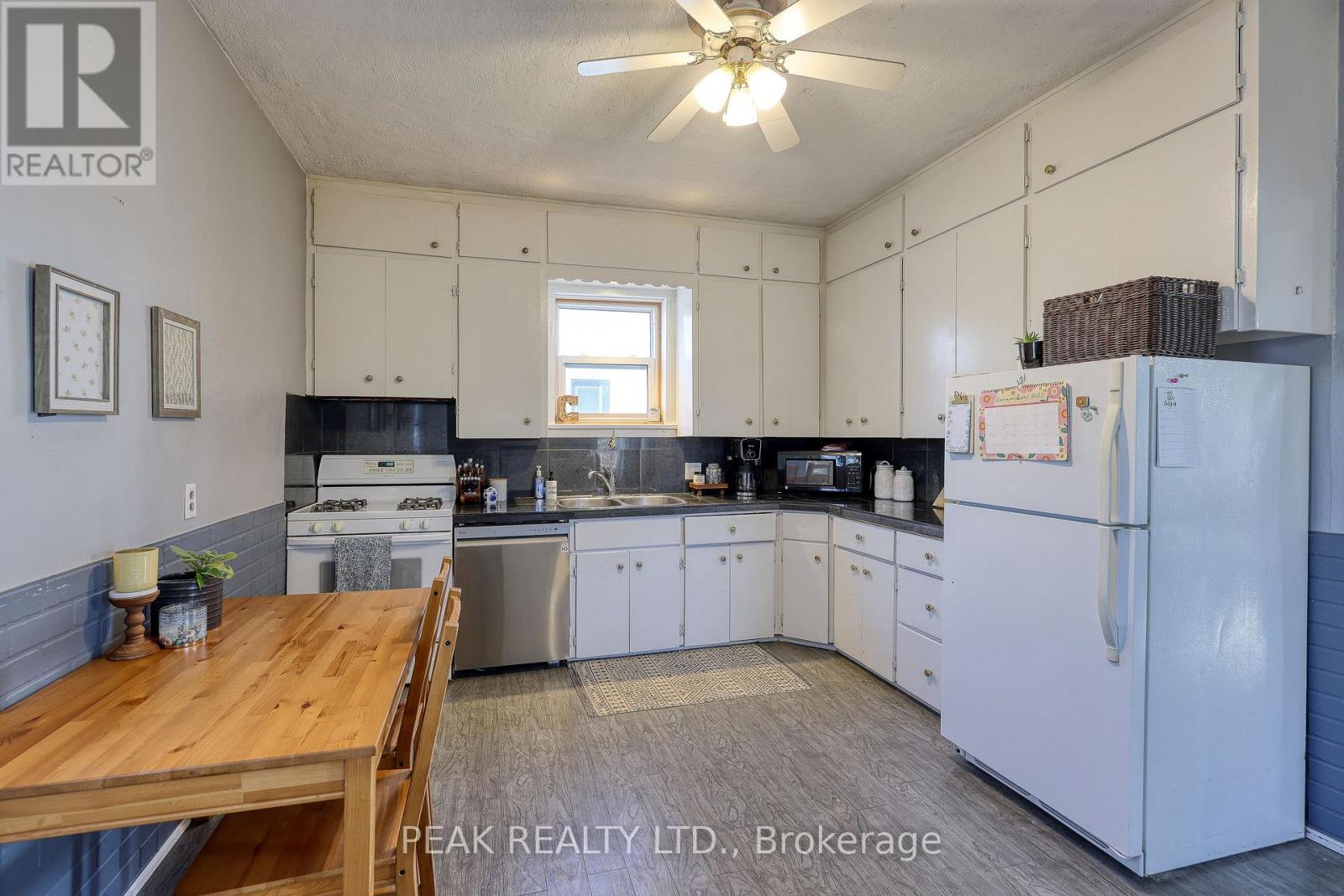 108 BALDWIN STREET - 6