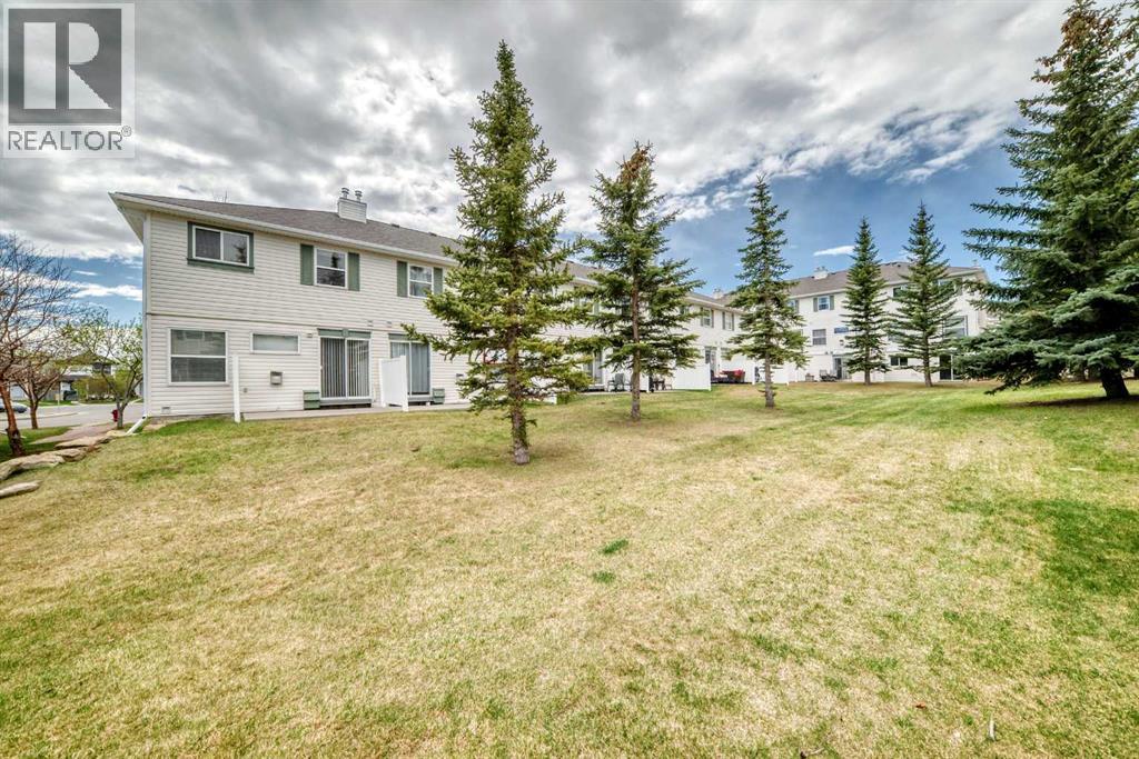 152 Country Hills Villas NW - 36