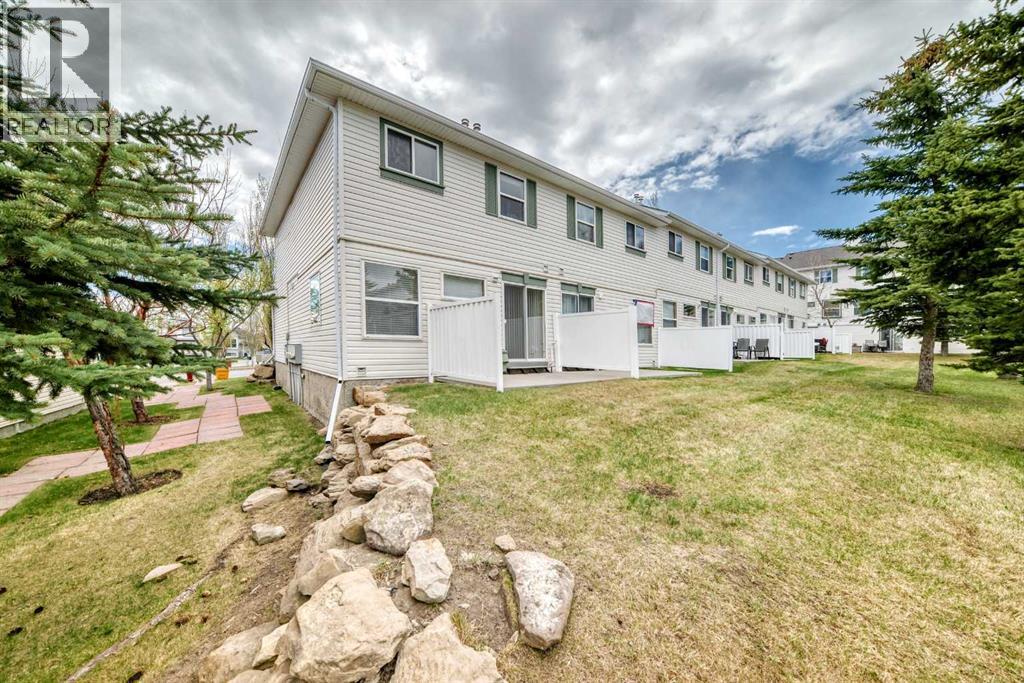 152 Country Hills Villas NW - 35