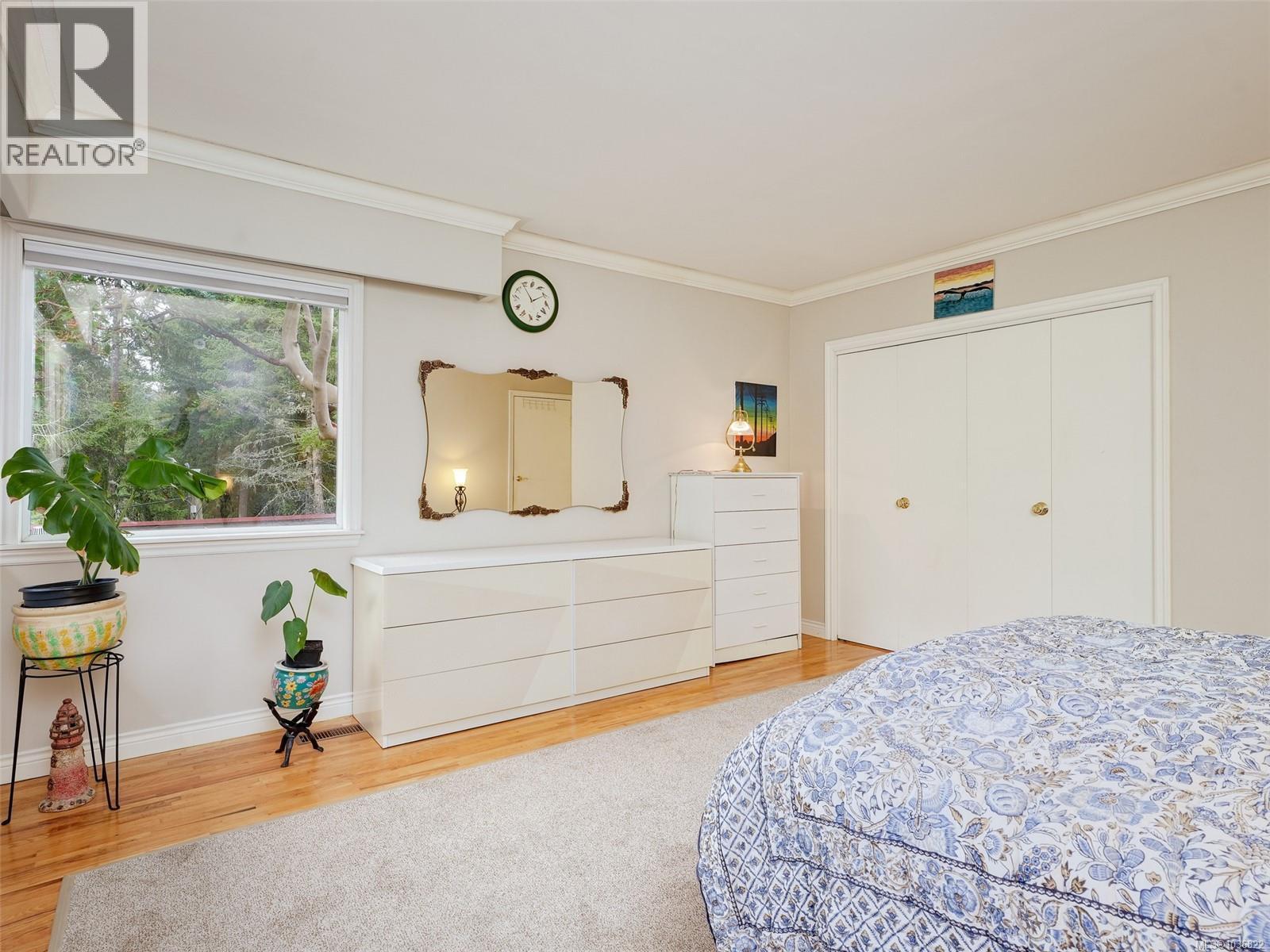 371 McCurdy Dr - 23
