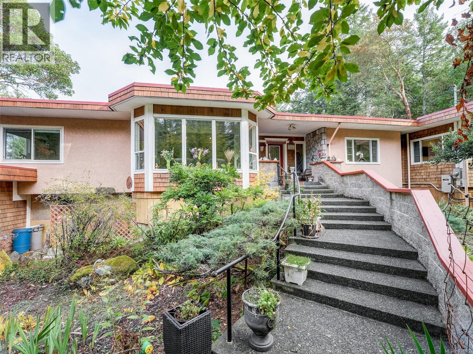 371 McCurdy Dr - 5