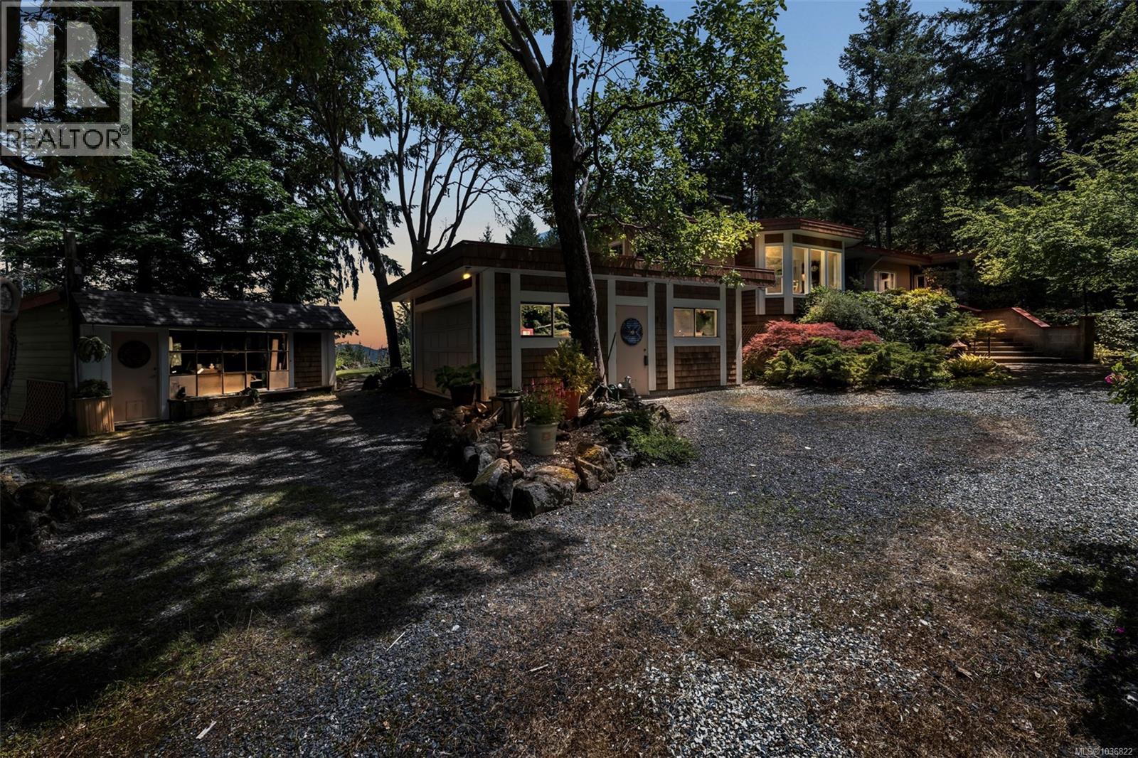 371 McCurdy Dr - 6