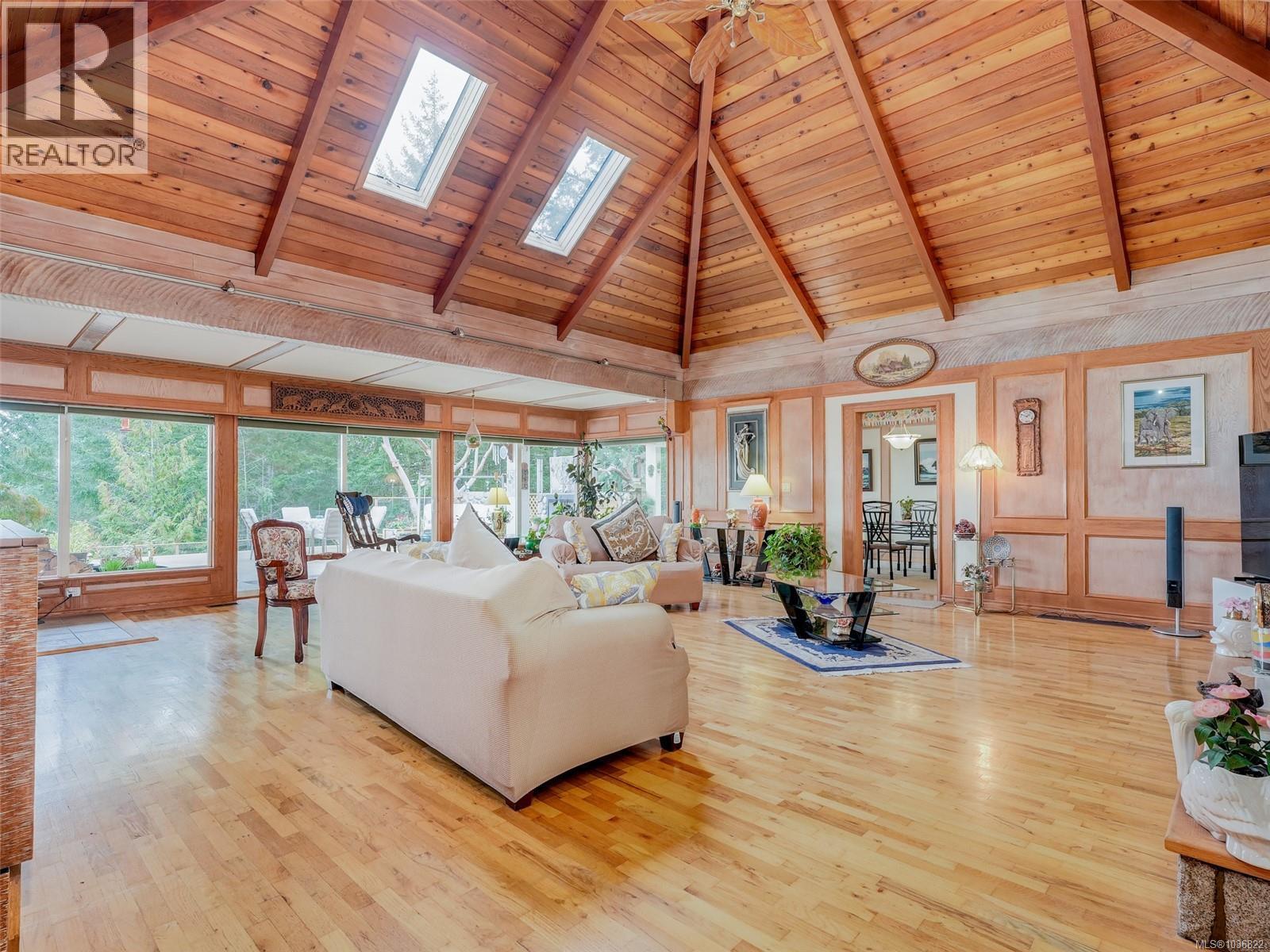 371 McCurdy Dr - 9