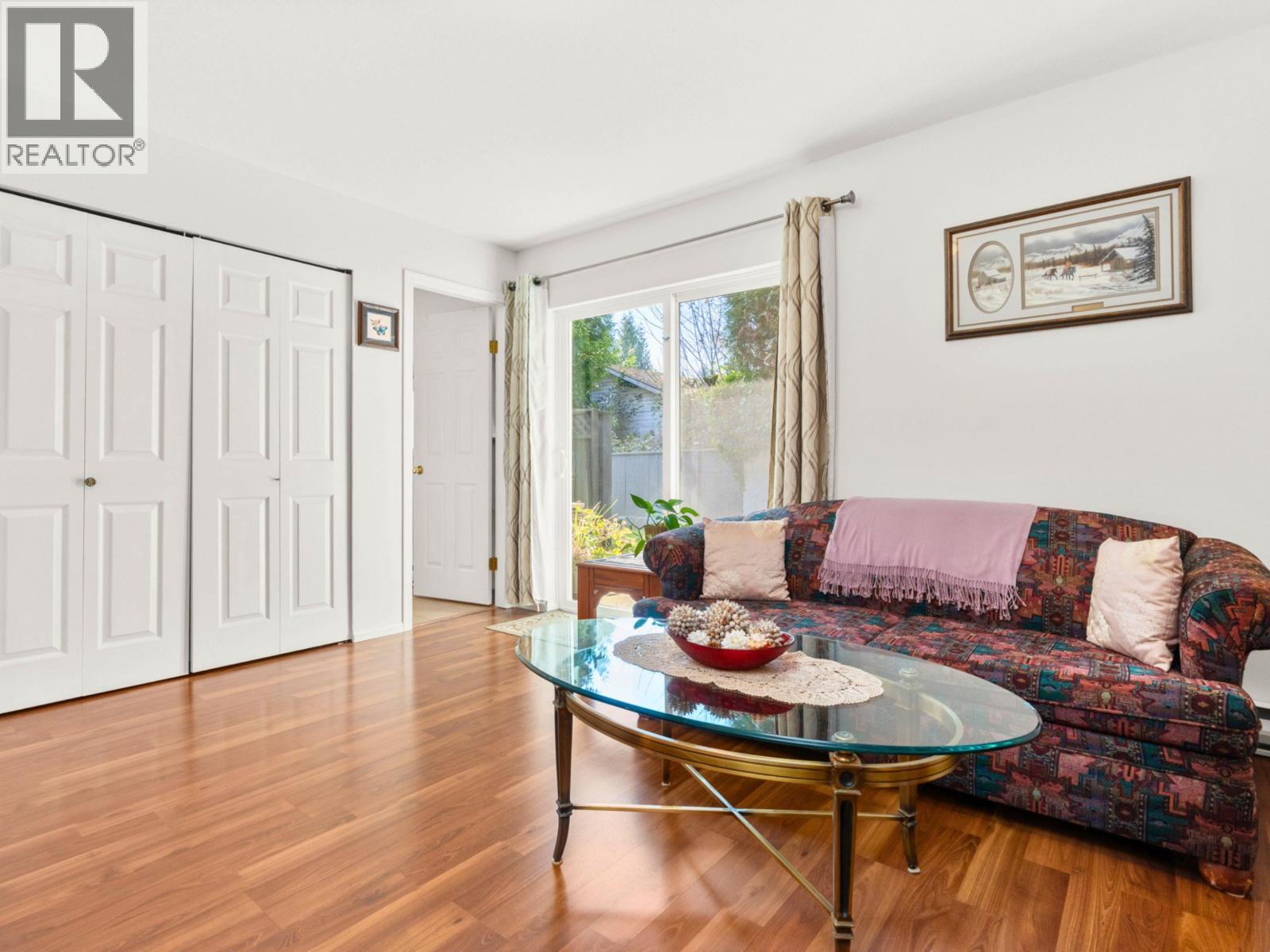 38 5761 WHARF AVENUE, Sechelt