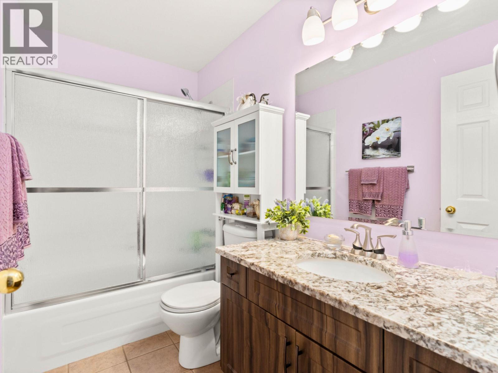 38 5761 WHARF AVENUE, Sechelt