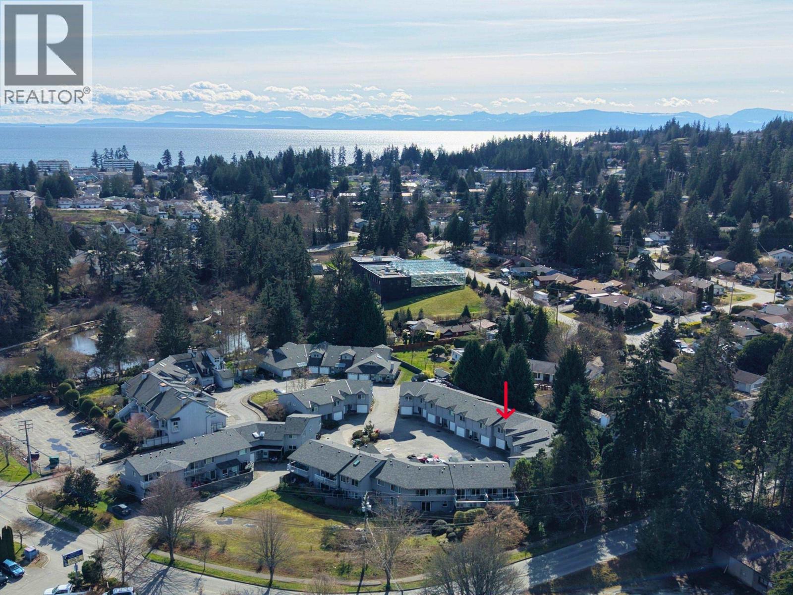 38 5761 WHARF AVENUE, Sechelt