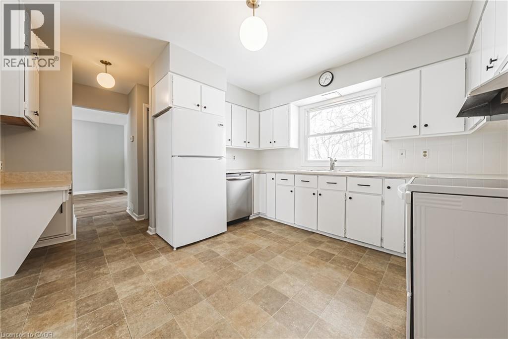 646 ALDER Street W - Image 2
