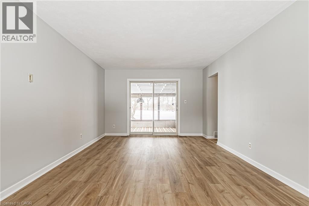 646 ALDER Street W - 4
