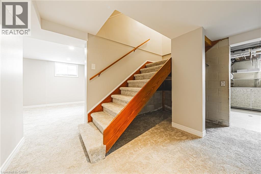 646 ALDER Street W - 18