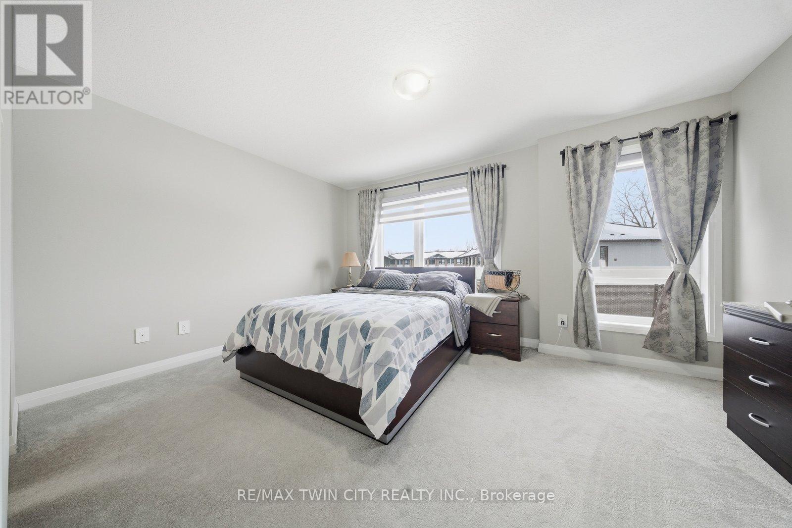 #46 720 GREY STREET - 20