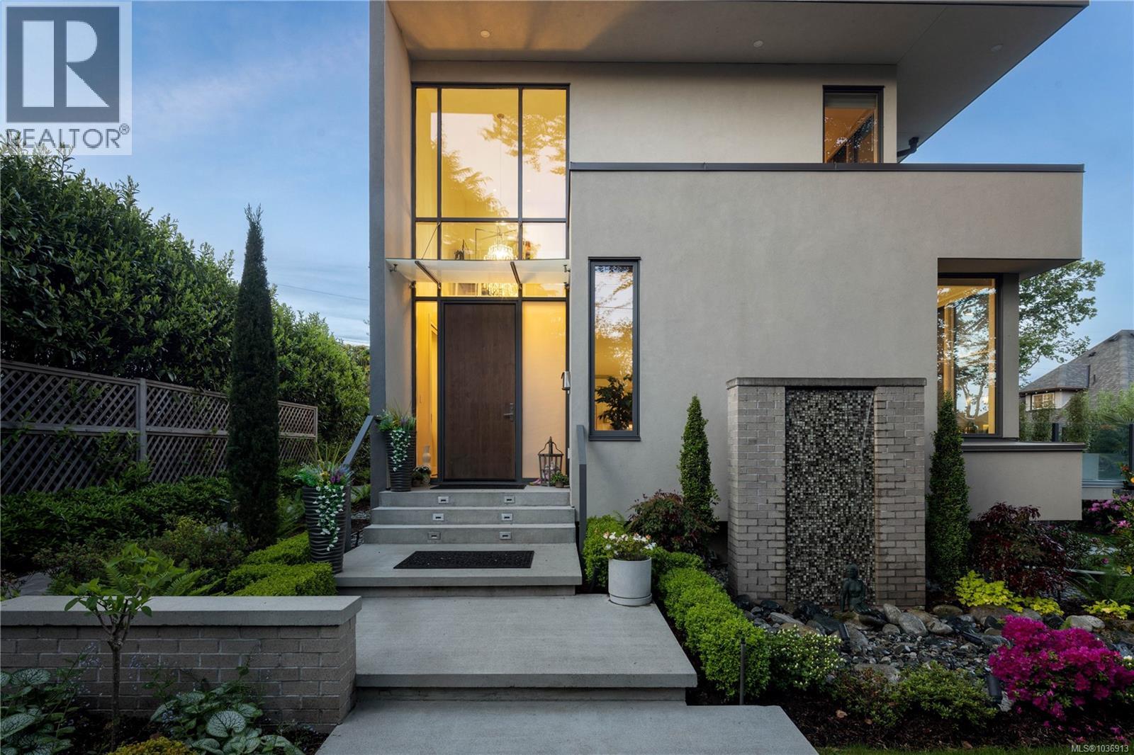  2816 Burdick Avenue, Oak Bay