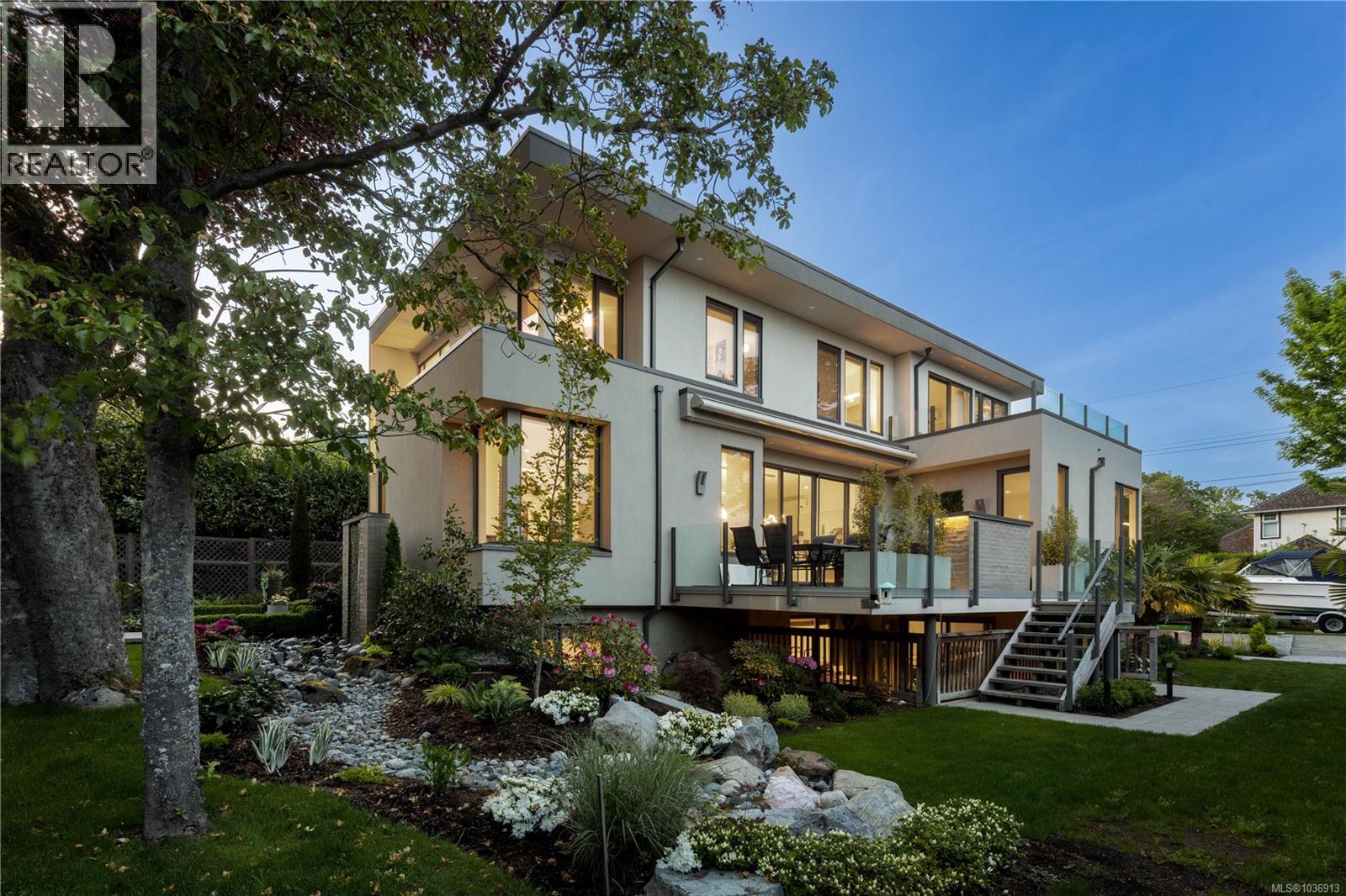  2816 Burdick Avenue, Oak Bay