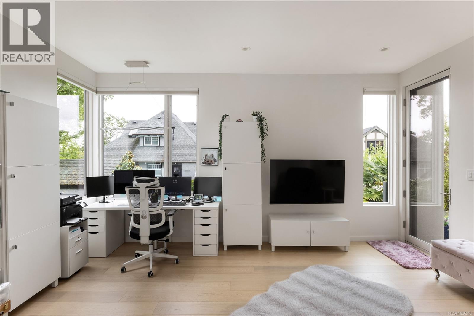  2816 Burdick Avenue, Oak Bay
