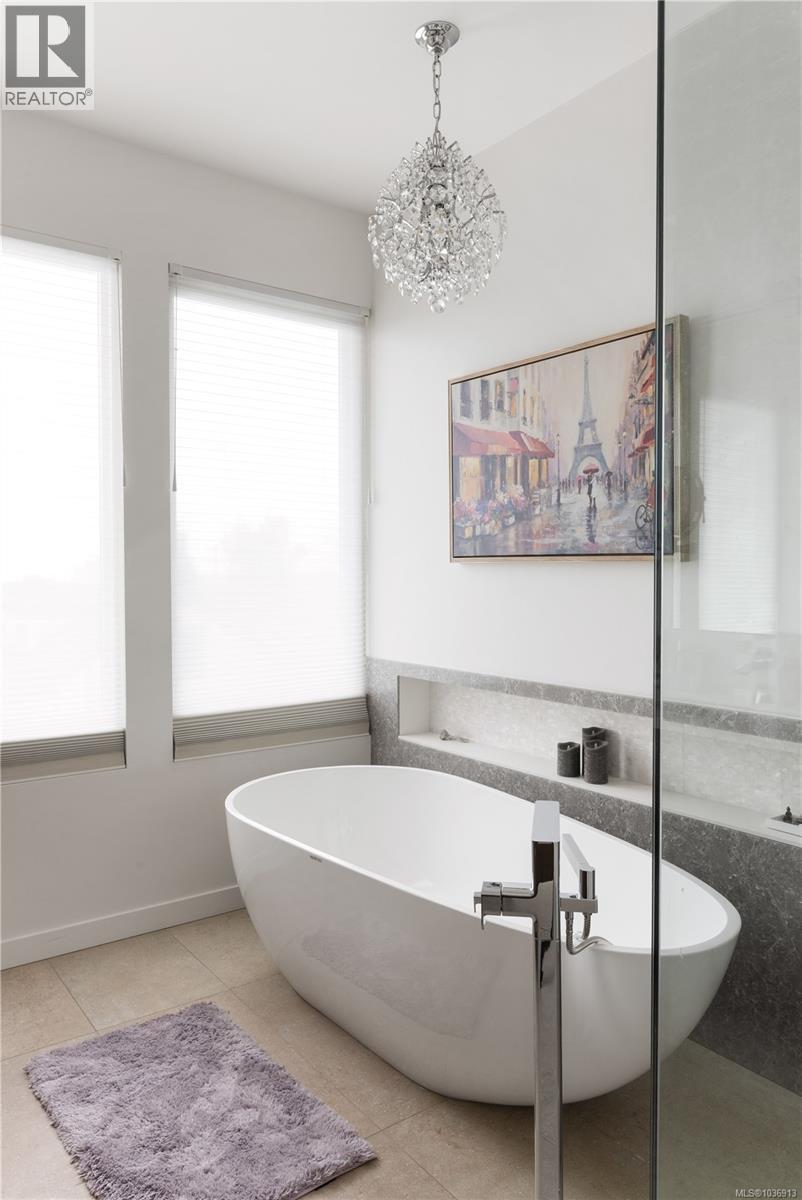 2816 Burdick Ave - 55