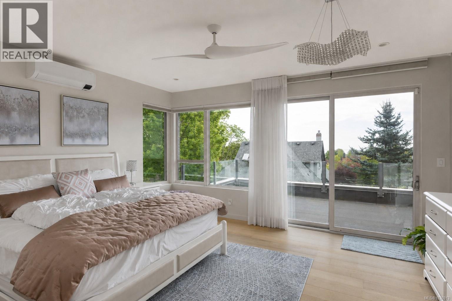 2816 Burdick Ave - 52