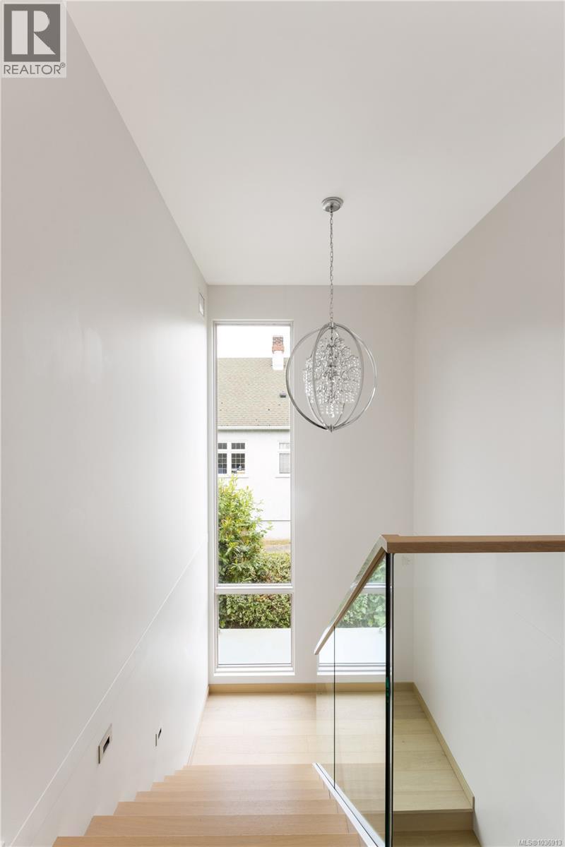 2816 Burdick Ave - 51