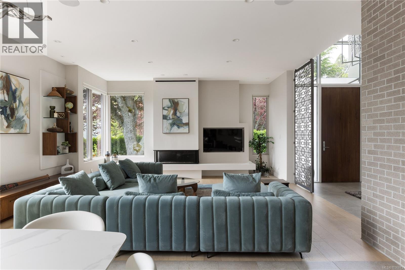  2816 Burdick Avenue, Oak Bay