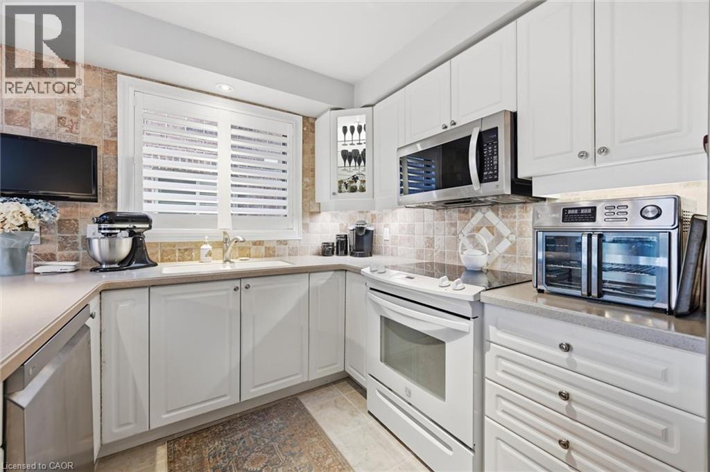 25 HAMILTON Street S Unit# 29, Waterdown, Ontario, L8B0L1 — Photo 2