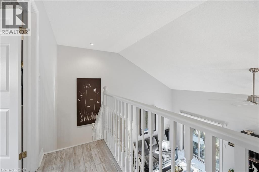25 HAMILTON Street S Unit# 29, Waterdown, Ontario, L8B0L1 — Photo 4