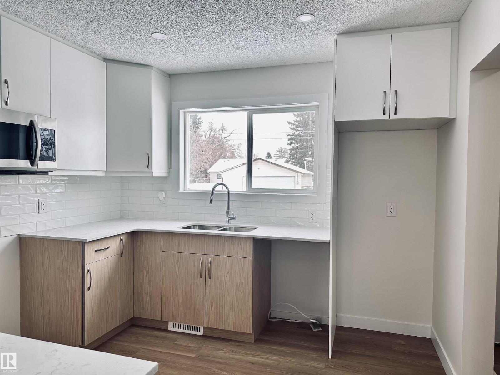 4843 115 AV NW - 23