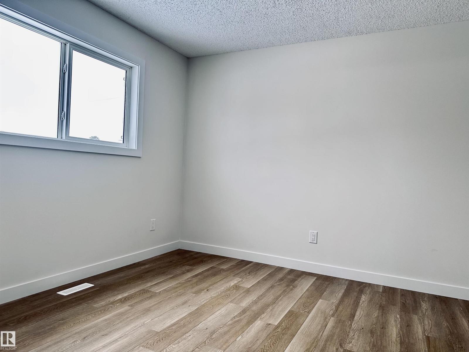 4843 115 AV NW - 36