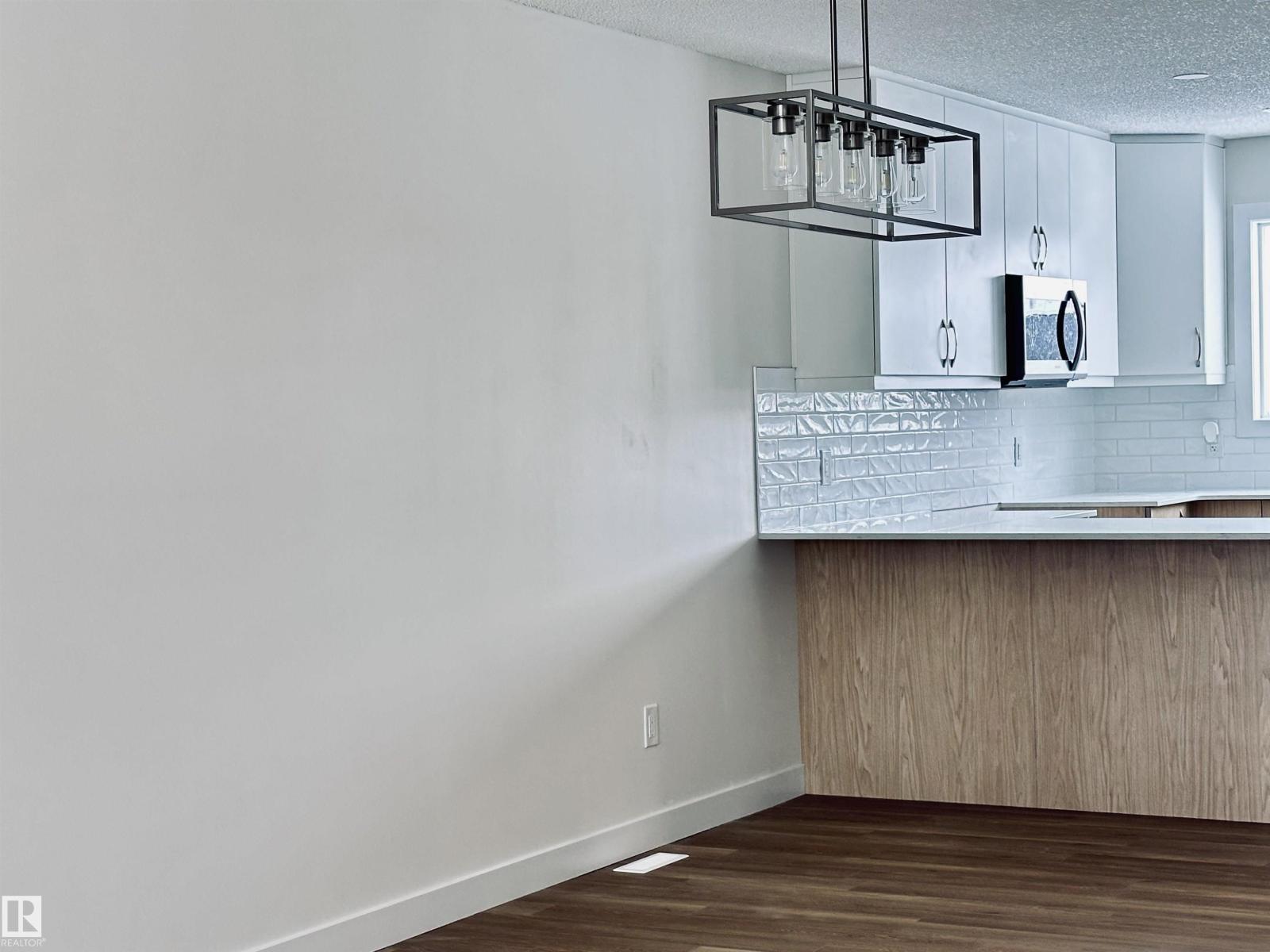 4843 115 AV NW - 8