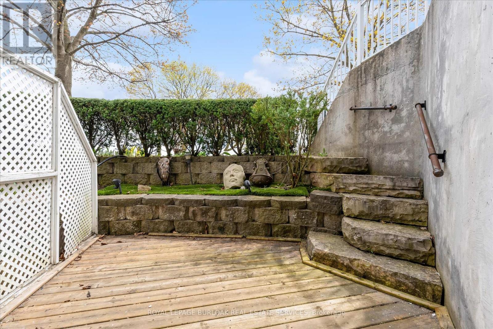 1389 LAKESHORE ROAD - 45