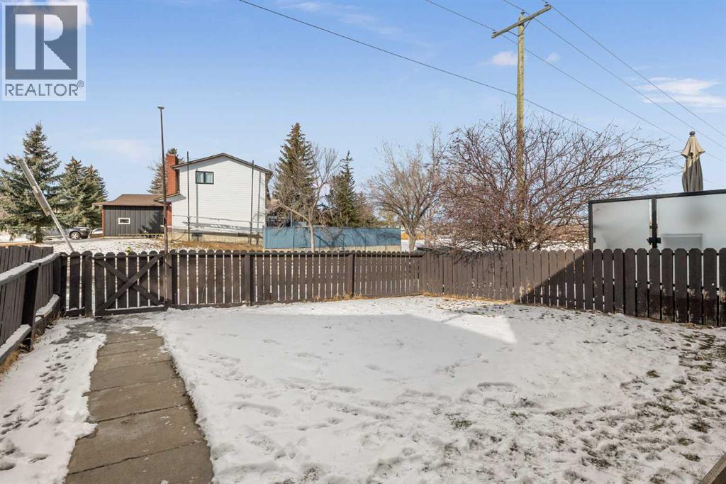 8510 Centre Street NE - 32