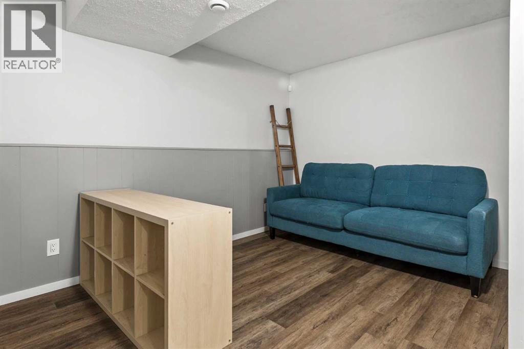 8510 Centre Street NE - 23