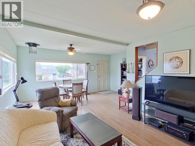 7170 JORDAN STREET, Powell River
