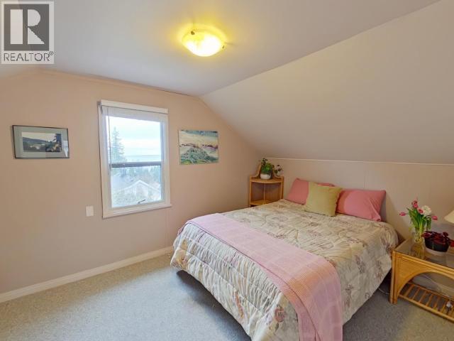 7170 JORDAN STREET, Powell River