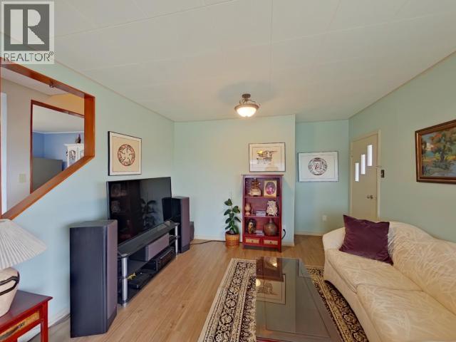 7170 JORDAN STREET, Powell River