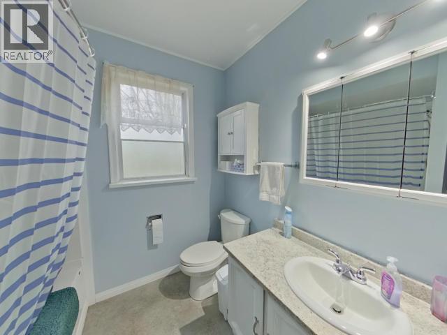 7170 JORDAN STREET, Powell River