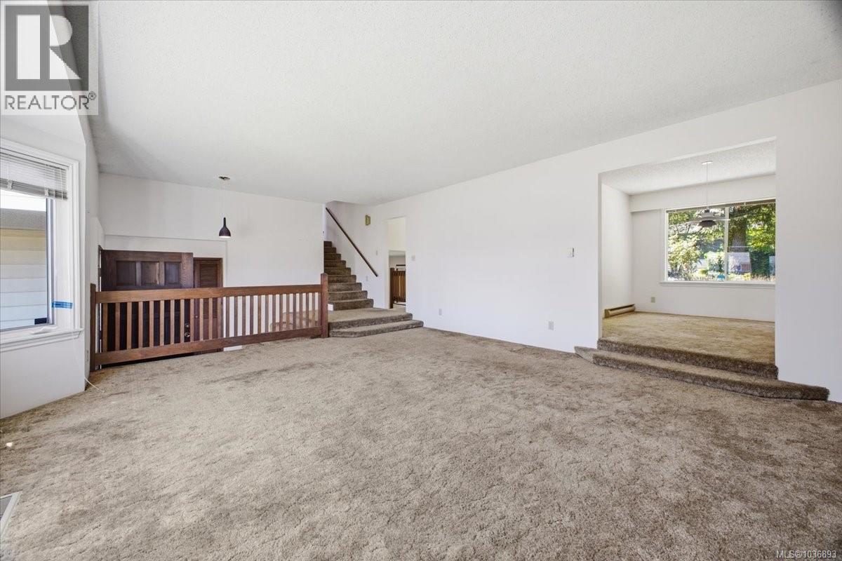 3586 Country Club Dr - 11