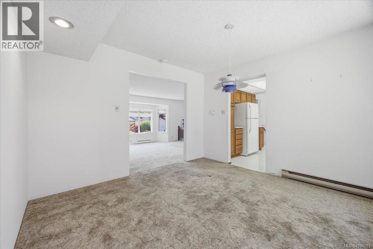 3586 Country Club Dr - 14