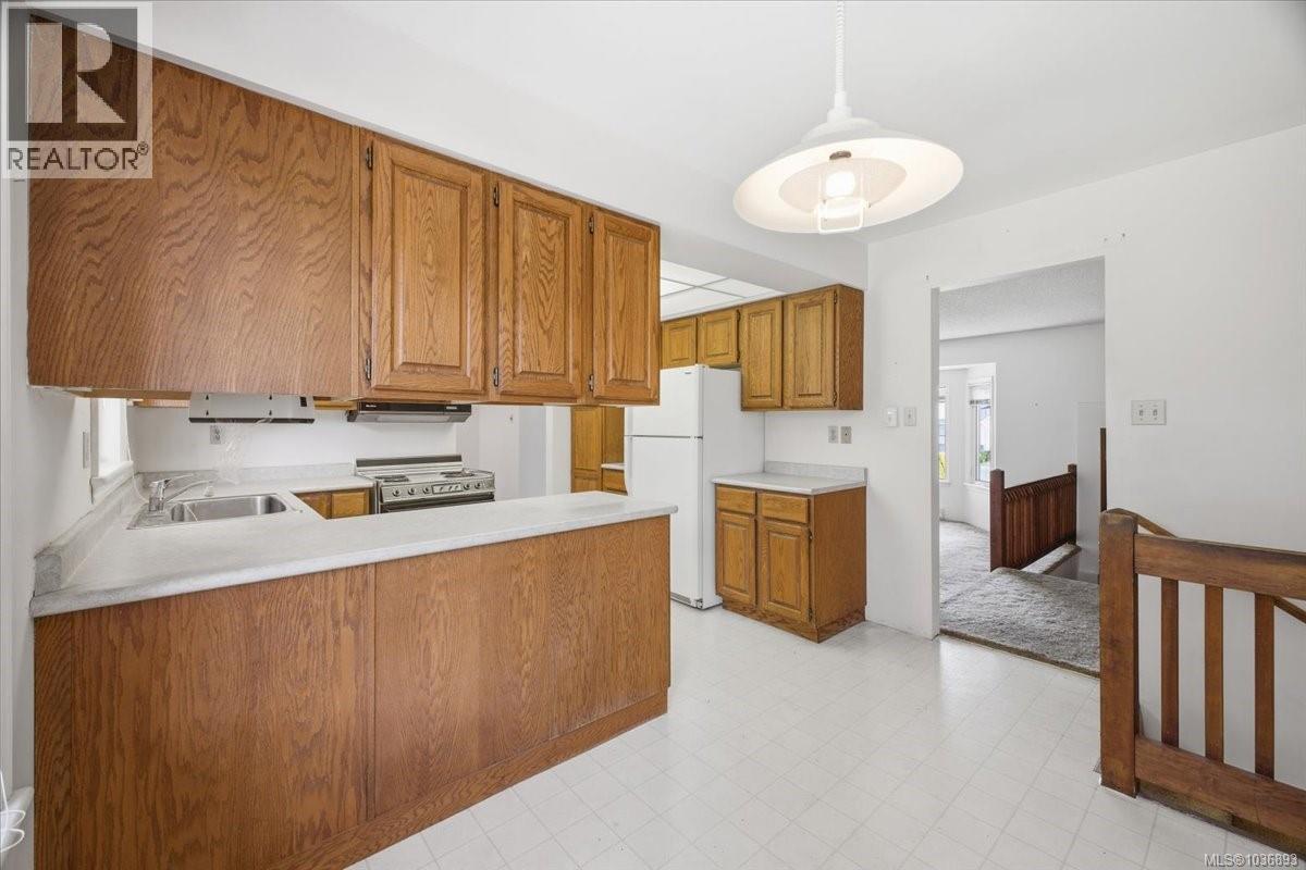 3586 Country Club Dr - 17