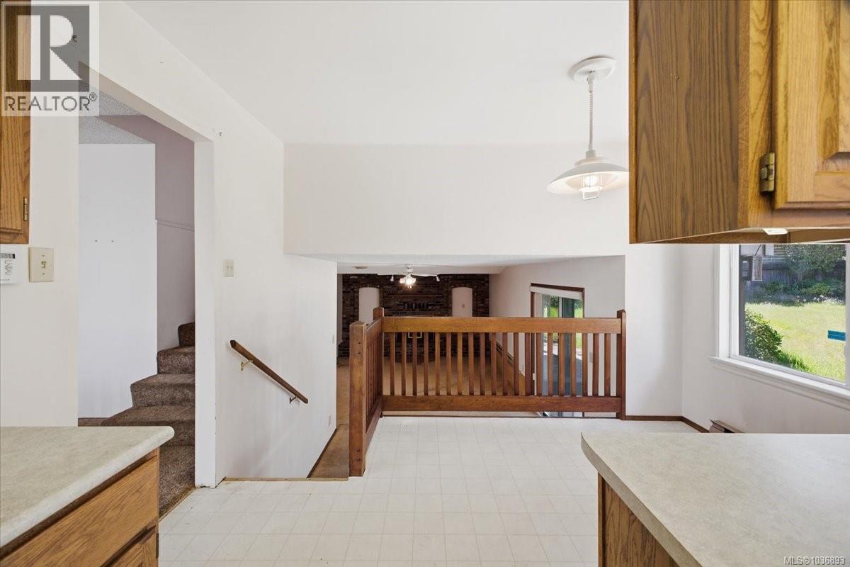 3586 Country Club Dr - 18