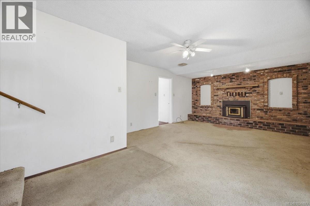 3586 Country Club Dr - 23