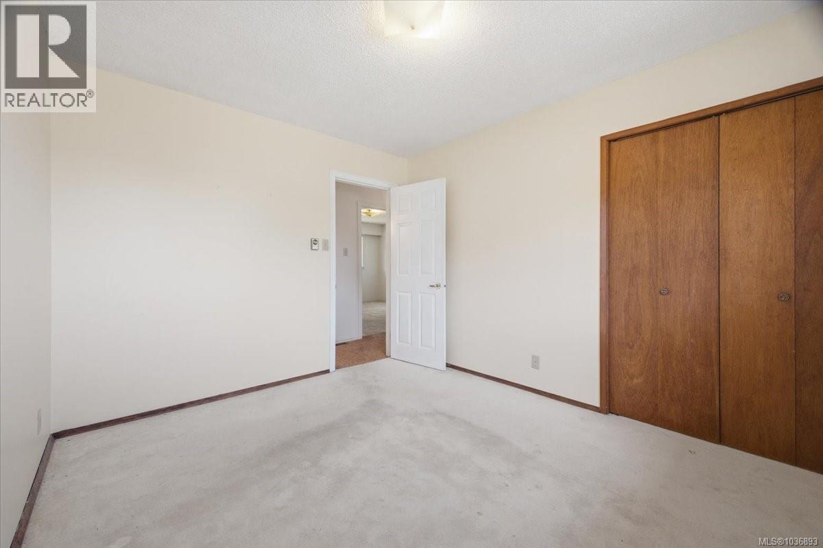 3586 Country Club Dr - 30