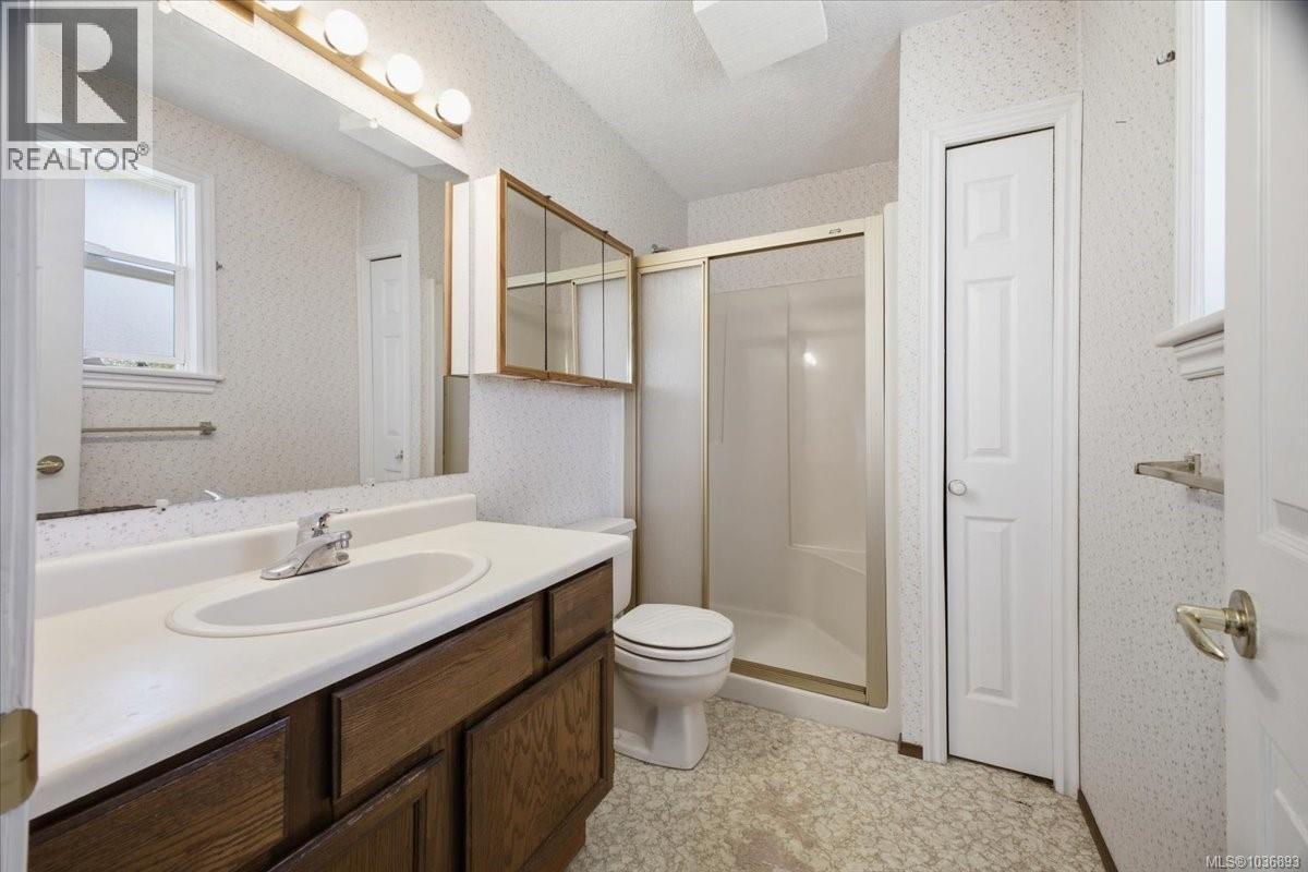 3586 Country Club Dr - 33